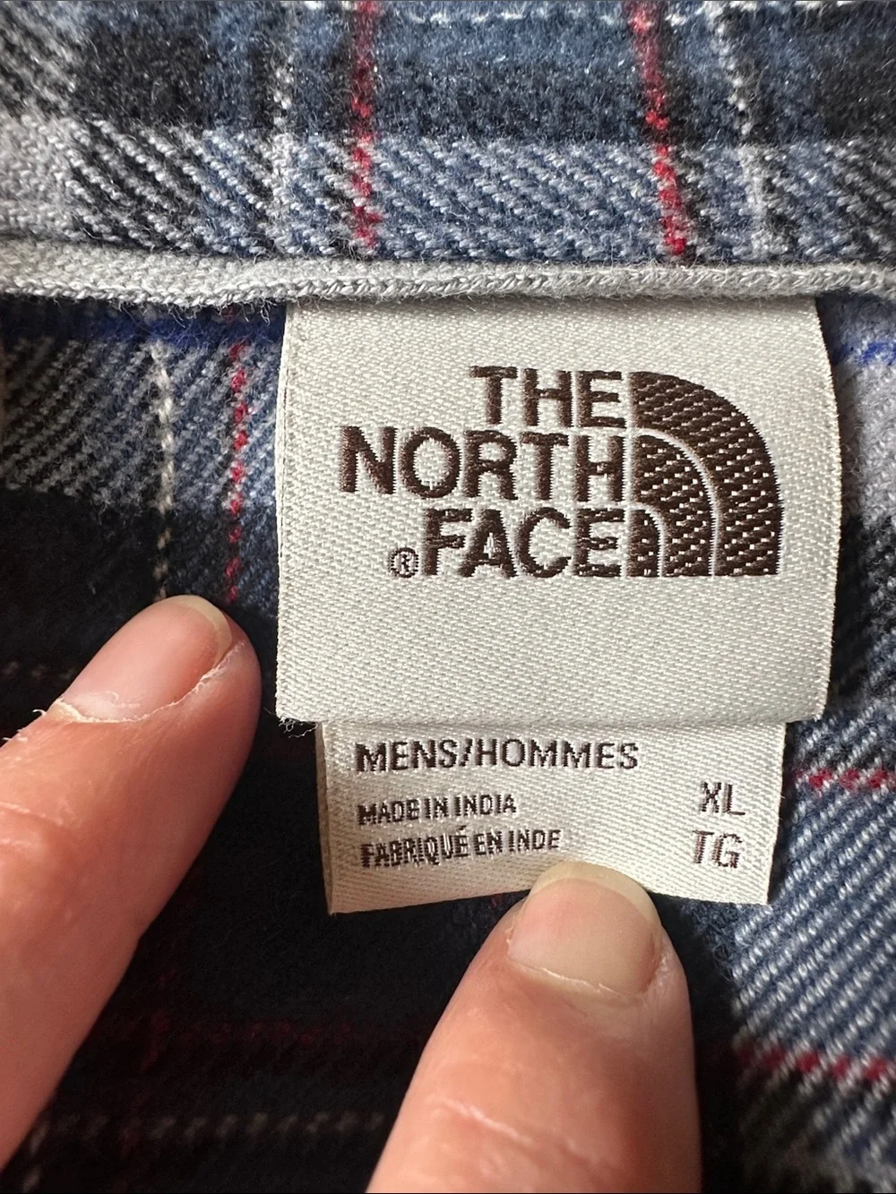 The North Face Men's Navy & Light Blue Plaid flannel Button-Down Shirt XL